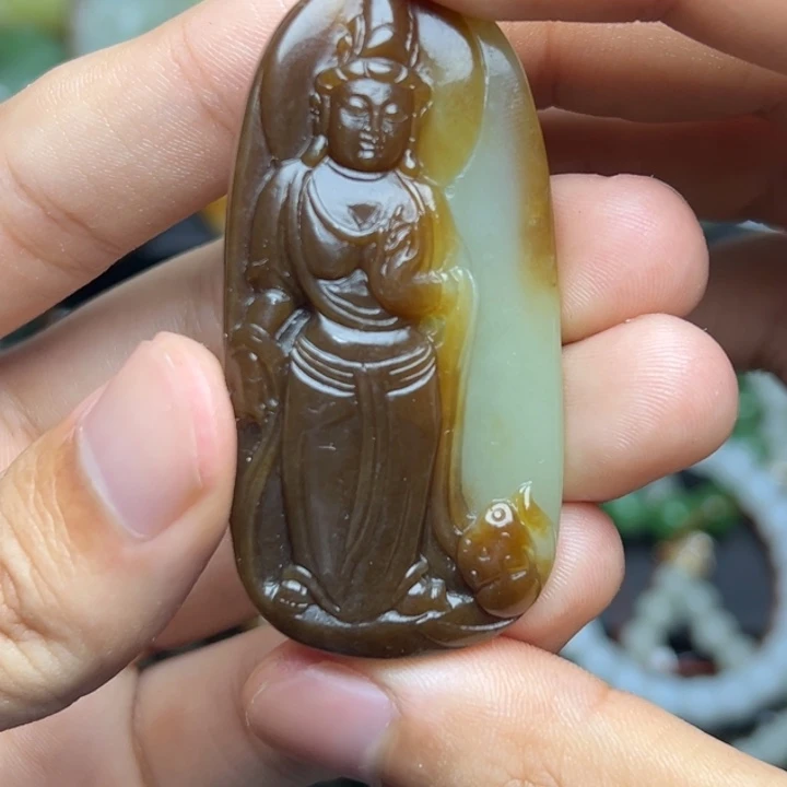 和田玉未镶嵌颈饰
