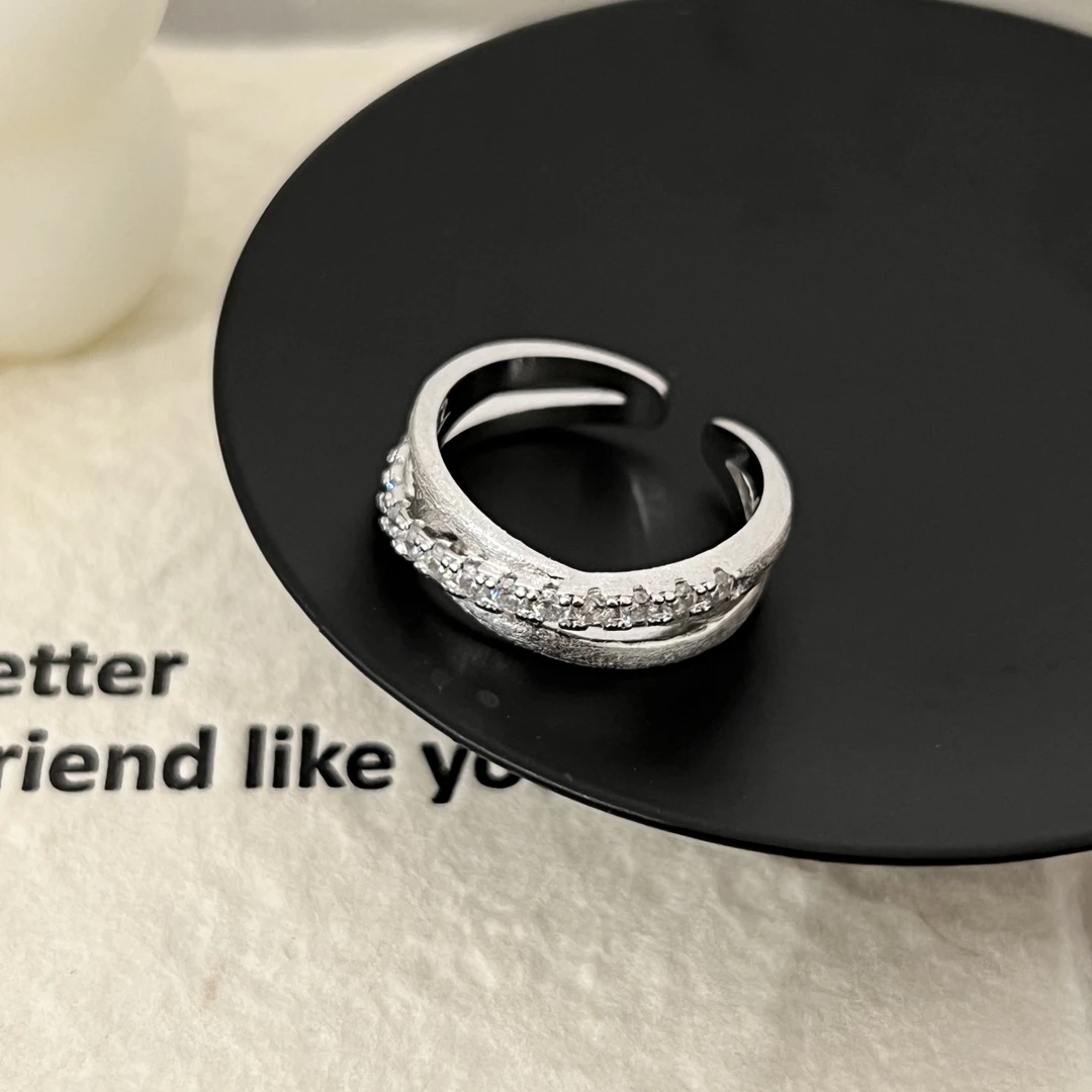 925银戒指 小众设计高级感轻奢风简约拉丝交叉锆锆银戒指