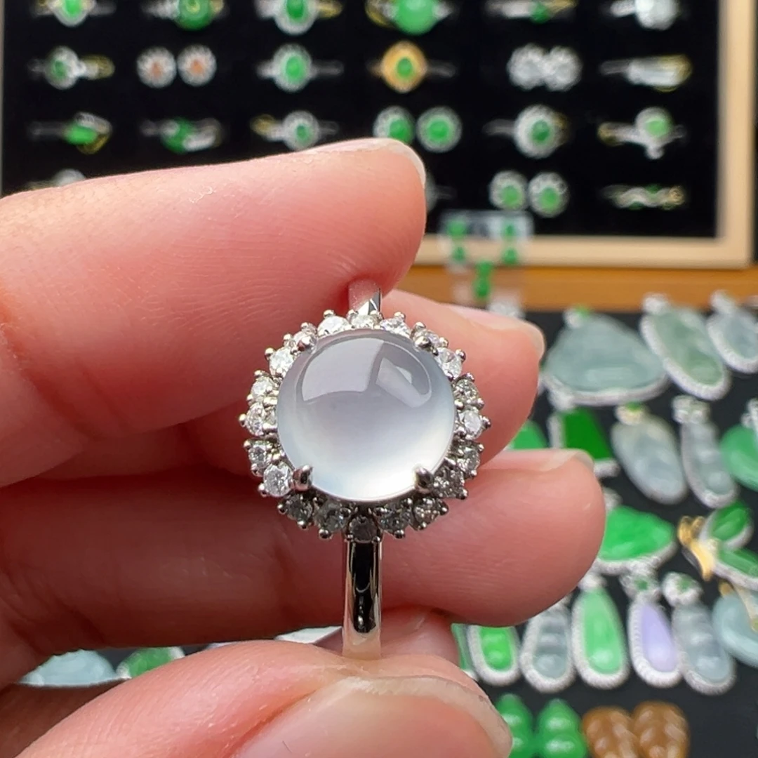 翡翠18K金镶嵌颈饰戒指