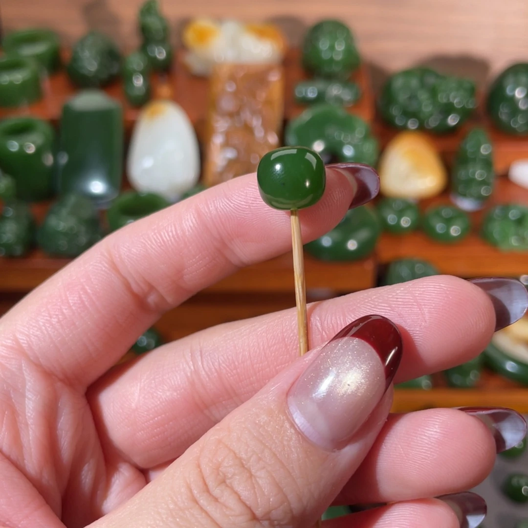 五***里和田玉未镶嵌颈饰10×11