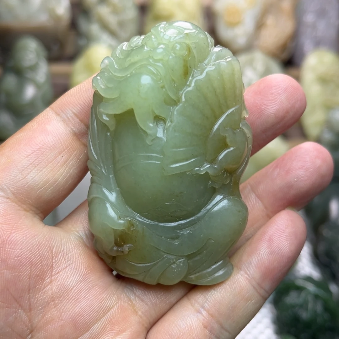 和田玉未镶嵌把件
