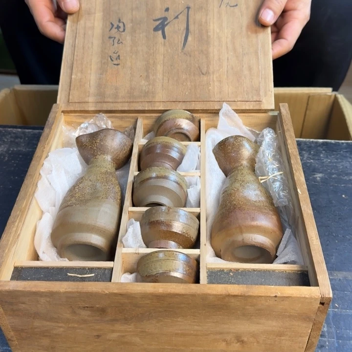 瓷片盒子缺块木板