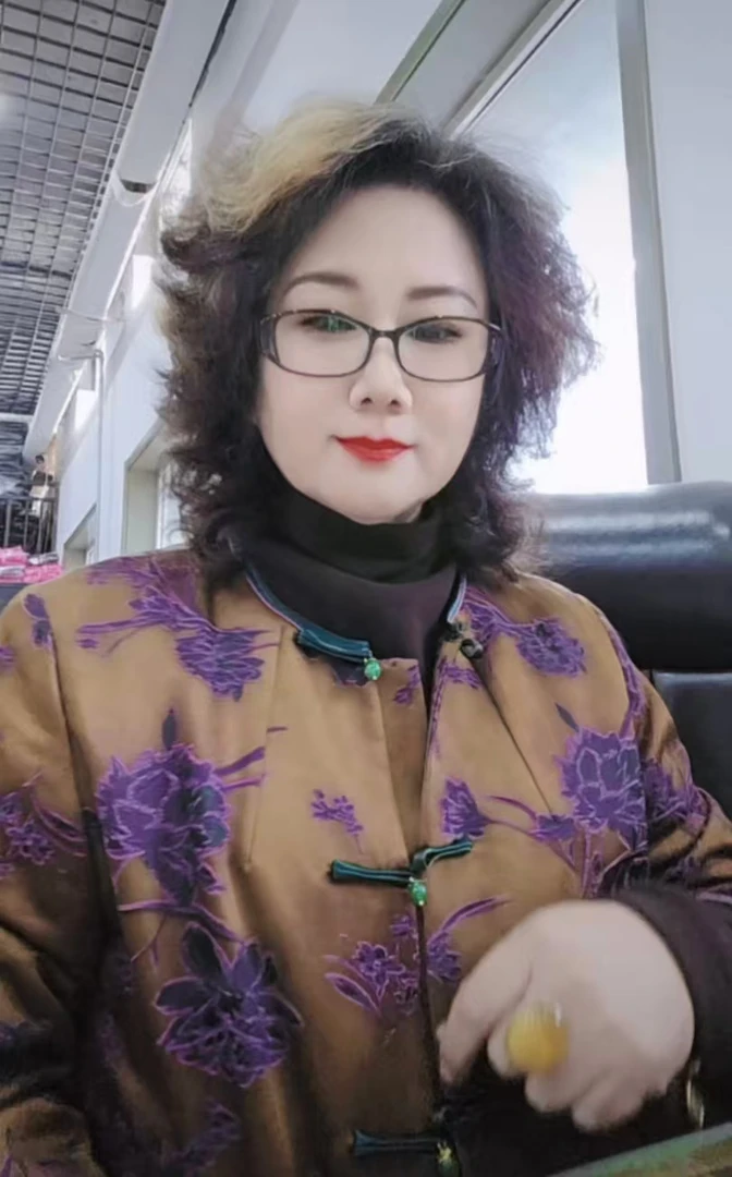 DJ-53602定制版秋冬季紫团花圆领上衣