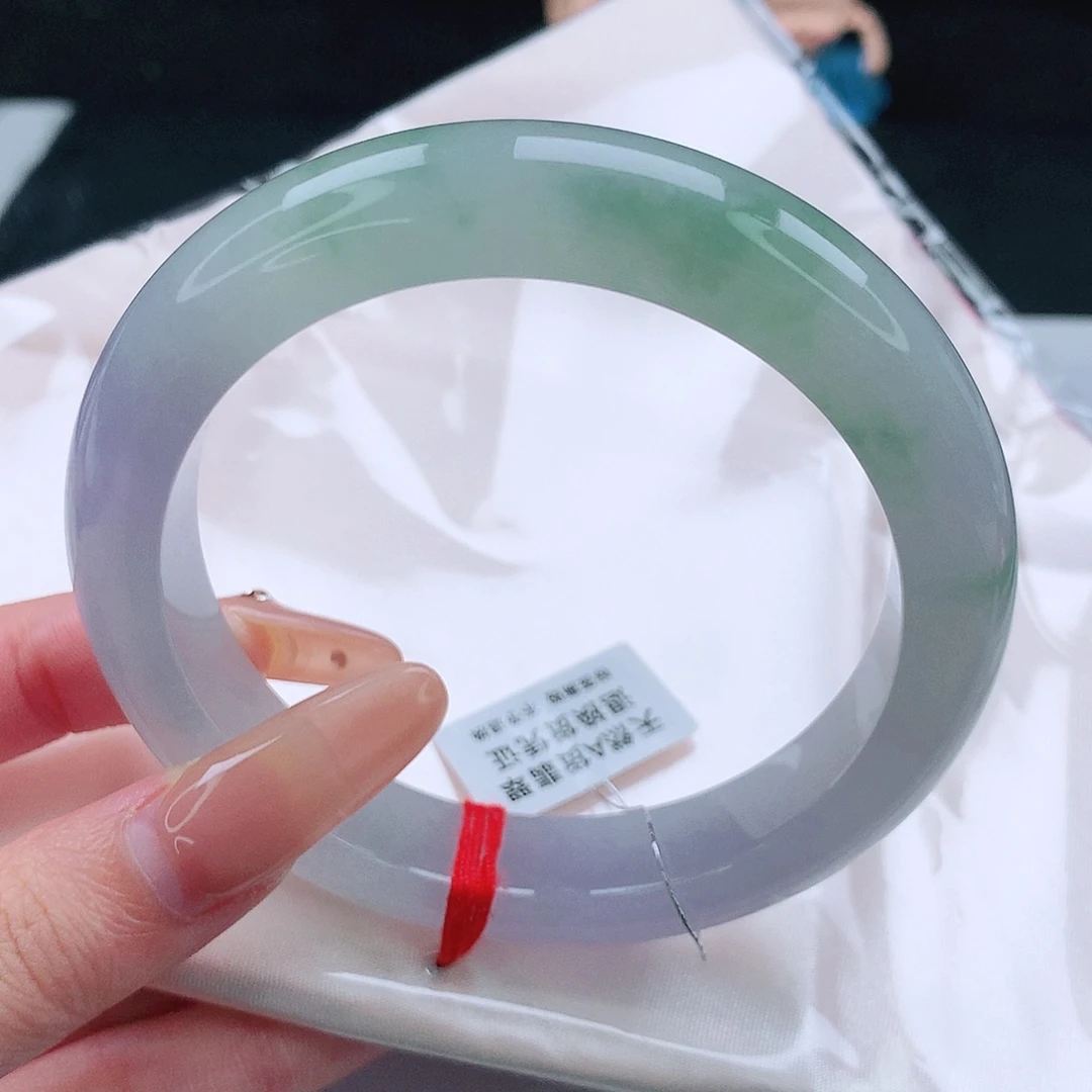 翡翠手镯未镶嵌61圈