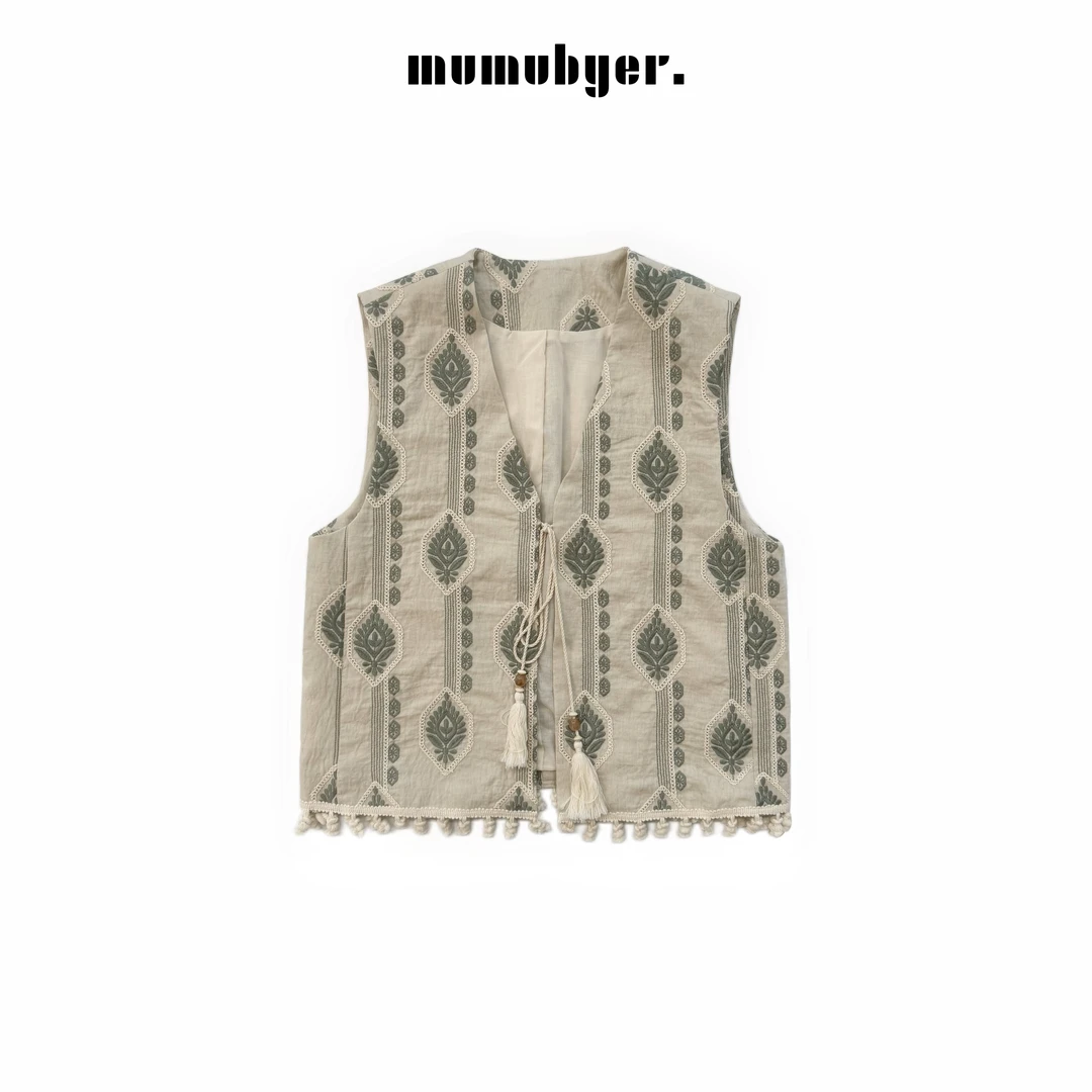 MUMUBYER •“绿野绣梦”棉麻V领刺绣花朵民族风流苏边马甲