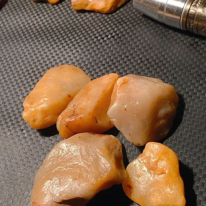 昌化石张***刻昌化田黄石