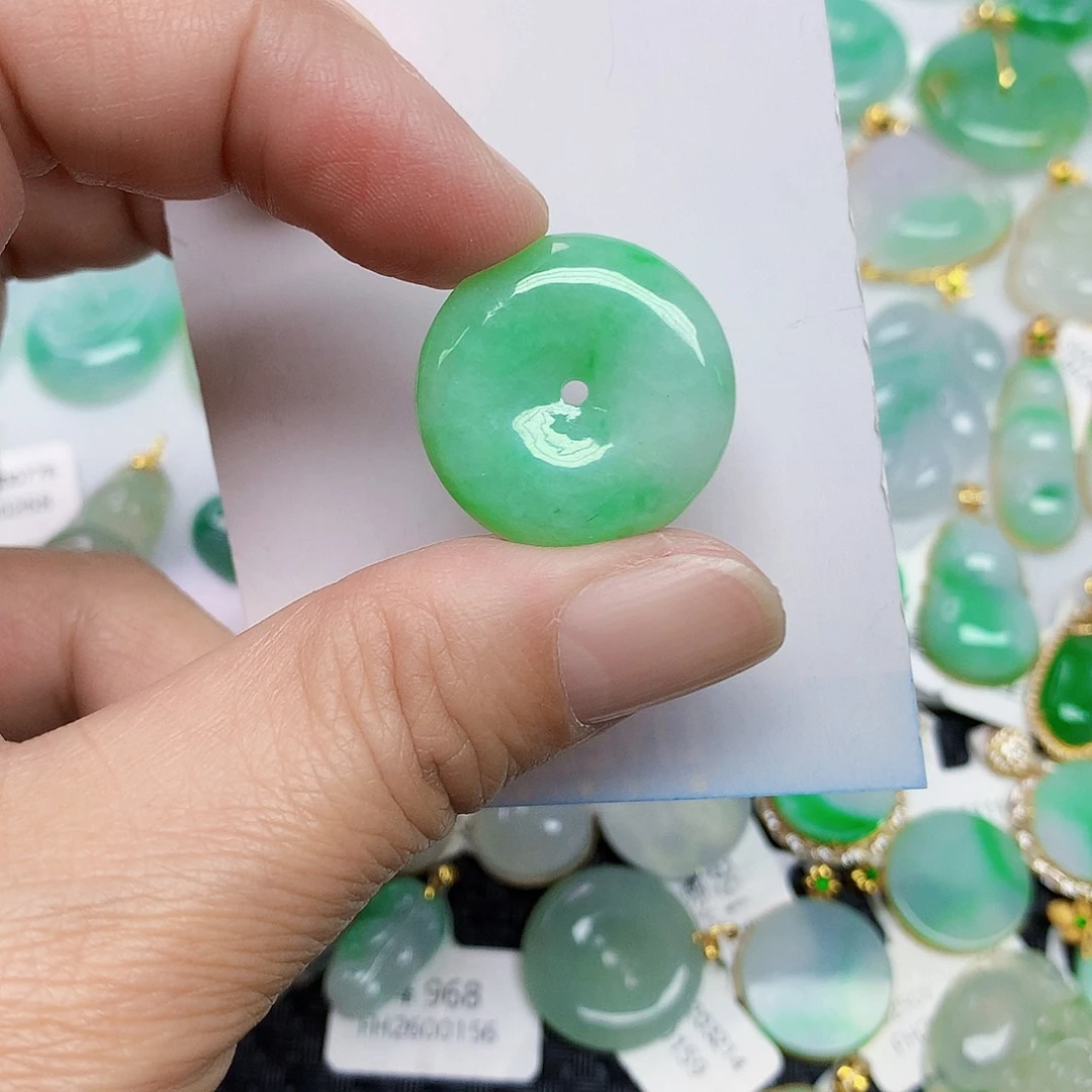 翡翠未镶嵌颈饰2467864