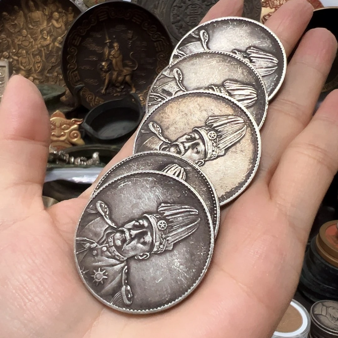 金属复古风格摆件