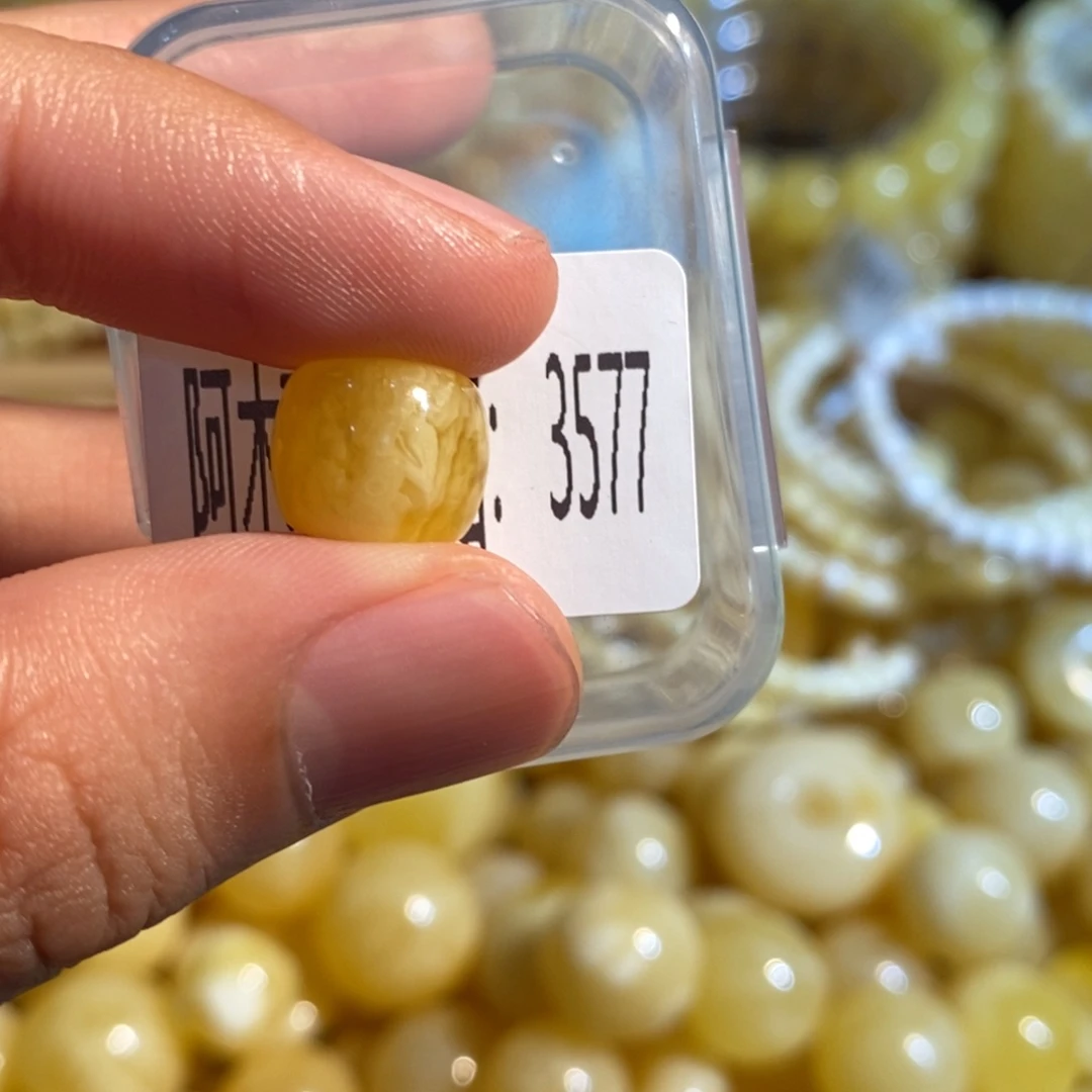 琥珀未镶嵌珠宝奇石3577