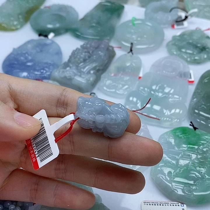 翡翠未镶嵌颈饰吊坠