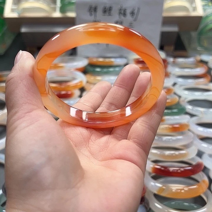 玛瑙/玉髓手镯未镶嵌62