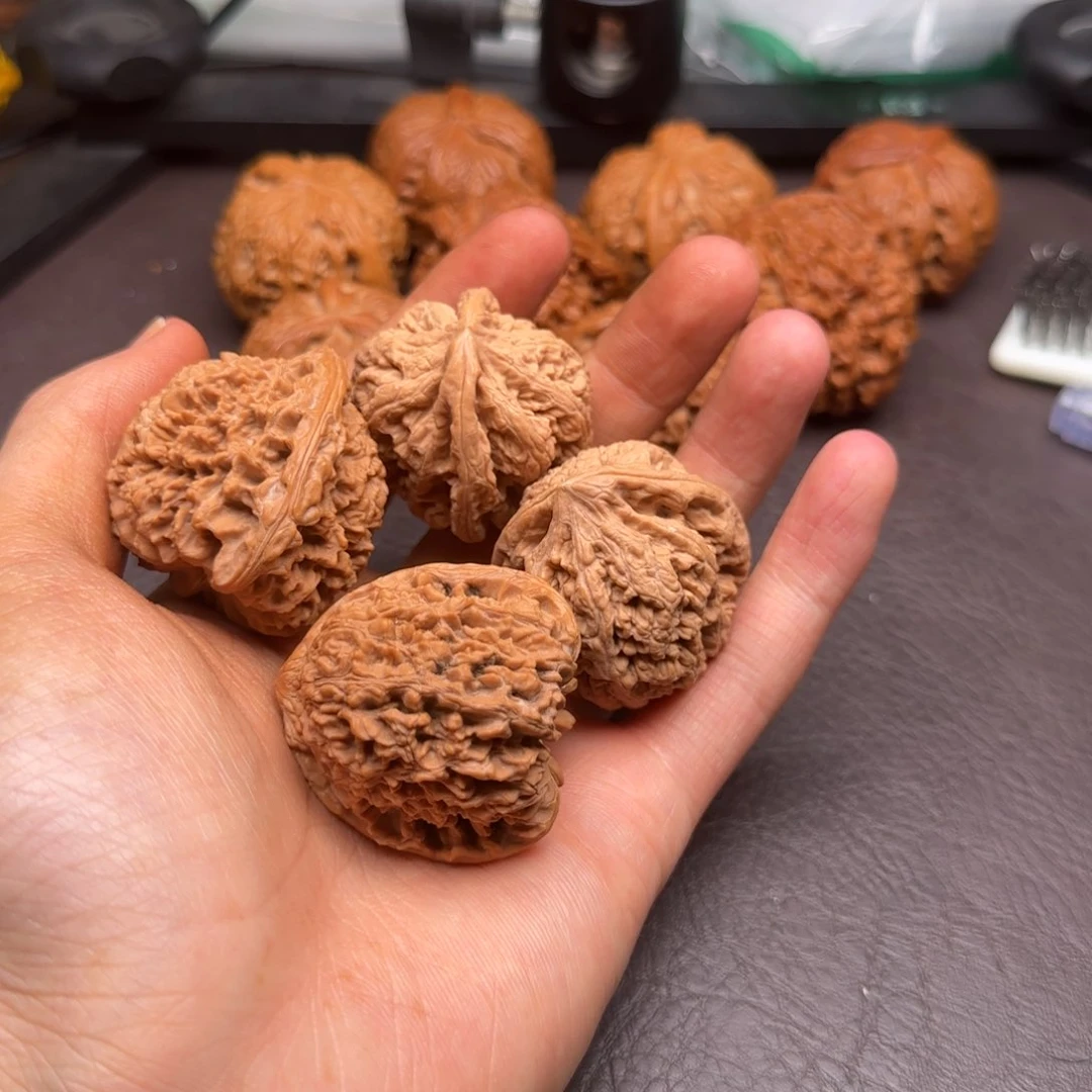 走***头文玩核桃吊坠满天星