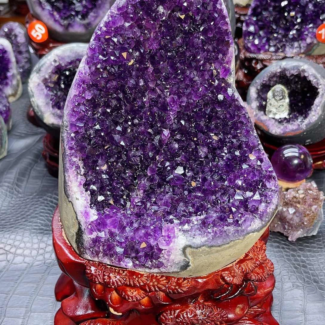 火***汪未镶嵌紫晶大型摆件（非配饰）
