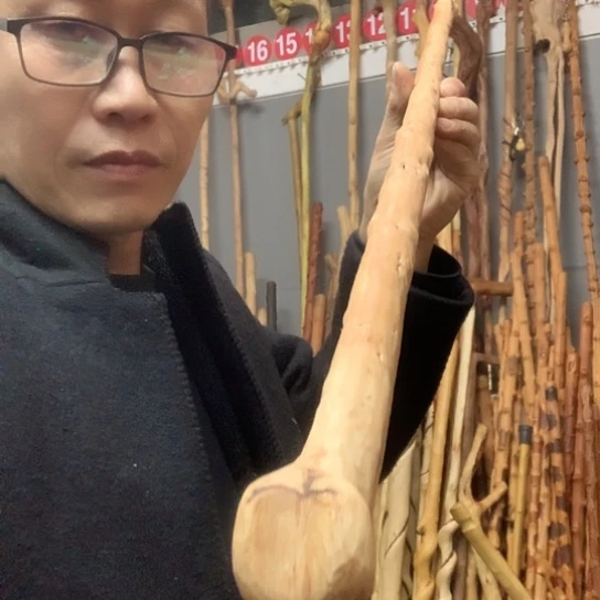 没***字金刚鞭杆长120厘米左右