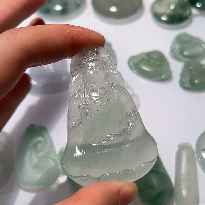 定制翡翠未镶嵌挂件