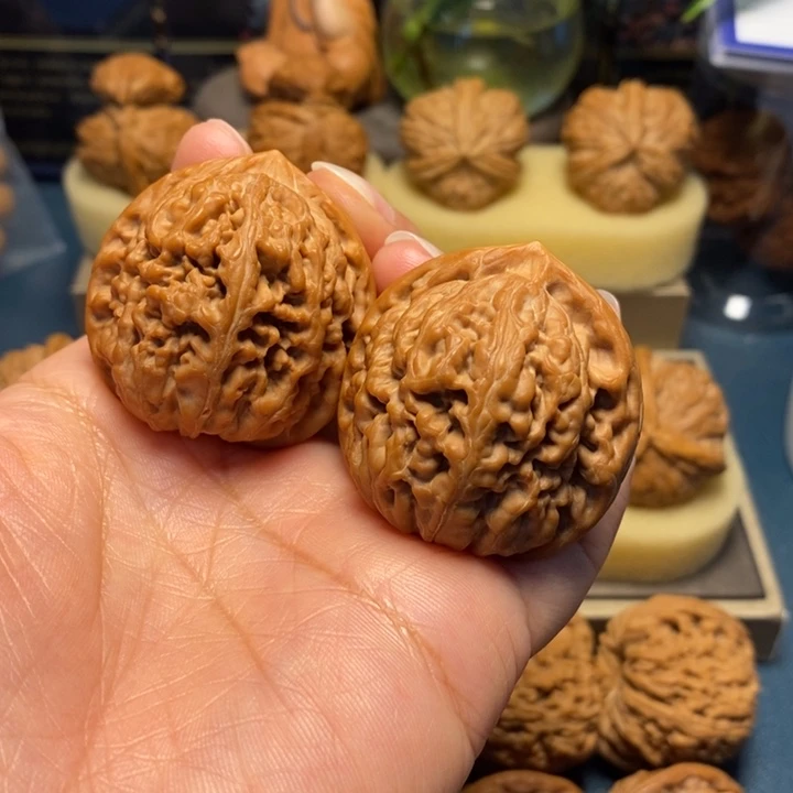 【闪购商品】把件文玩核桃凤凰台