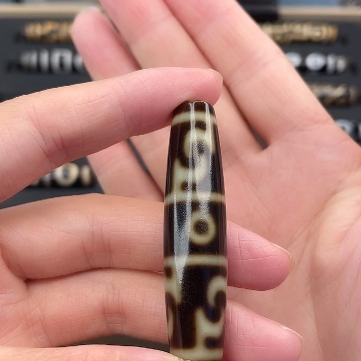 张***3玛瑙/玉髓颈饰未镶嵌