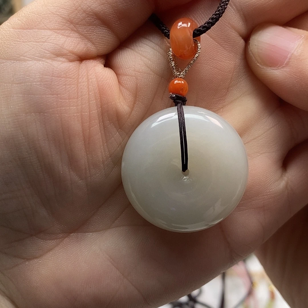 分***蜜和田玉未镶嵌颈饰