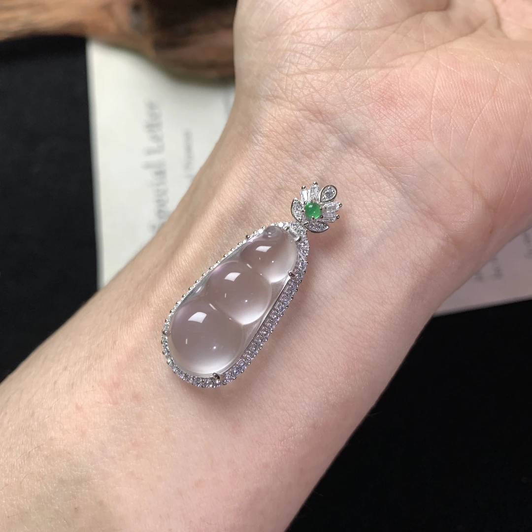 俄料玻璃种翠翠平替 天然石英质玉福禄豆子吊坠银镶 小众珠宝项链