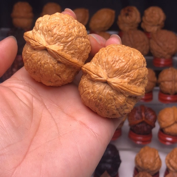 吊坠桃核12金丝绣球