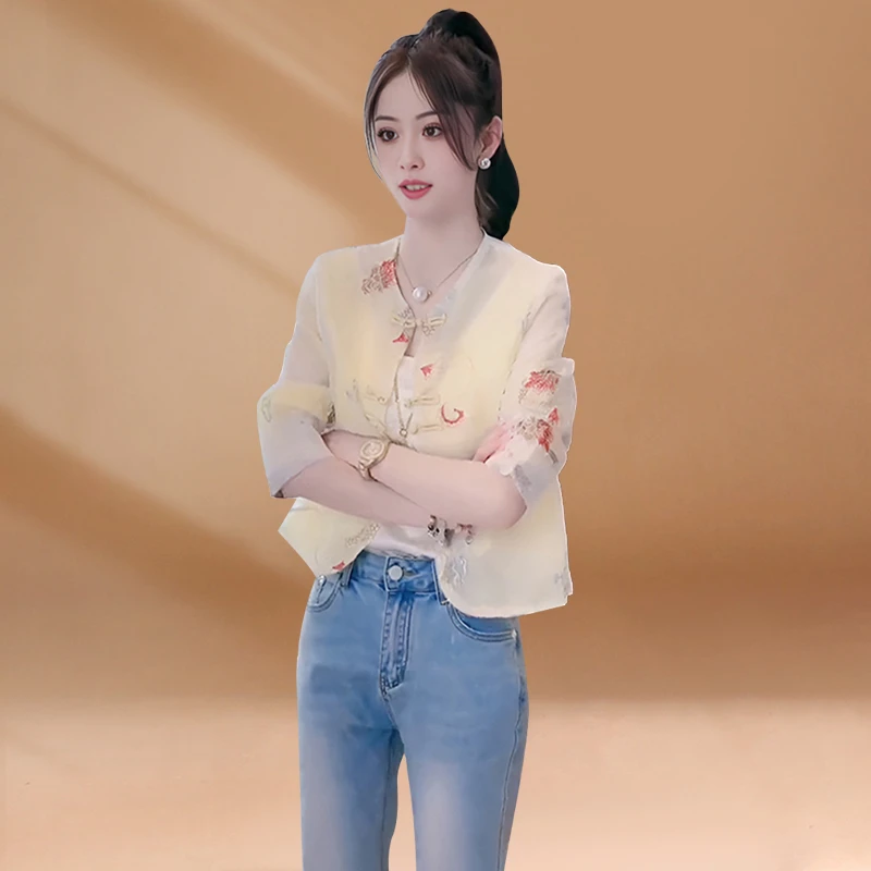 新中式国风绣花盘扣防晒衬衫女夏季2025年新款设计感短款外套上衣