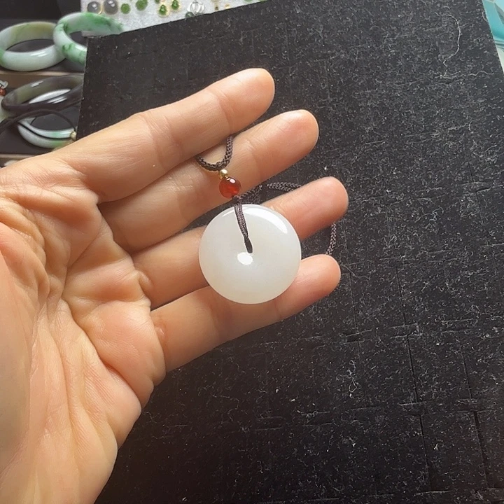 和田玉（糖玉）未镶嵌颈饰