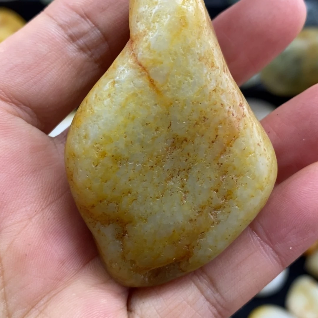 未镶嵌和田玉（子料）摆件