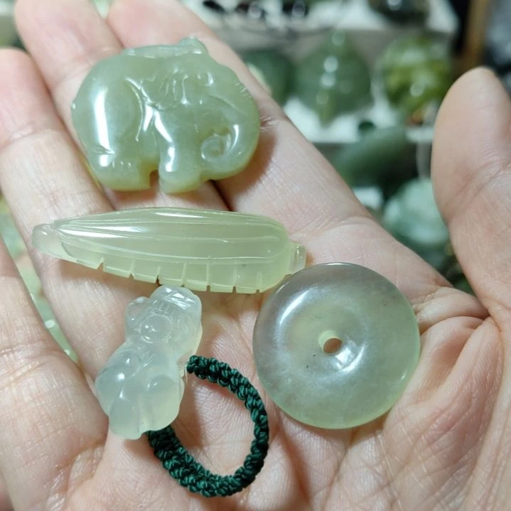 岫玉挂坠款式未镶嵌心**成