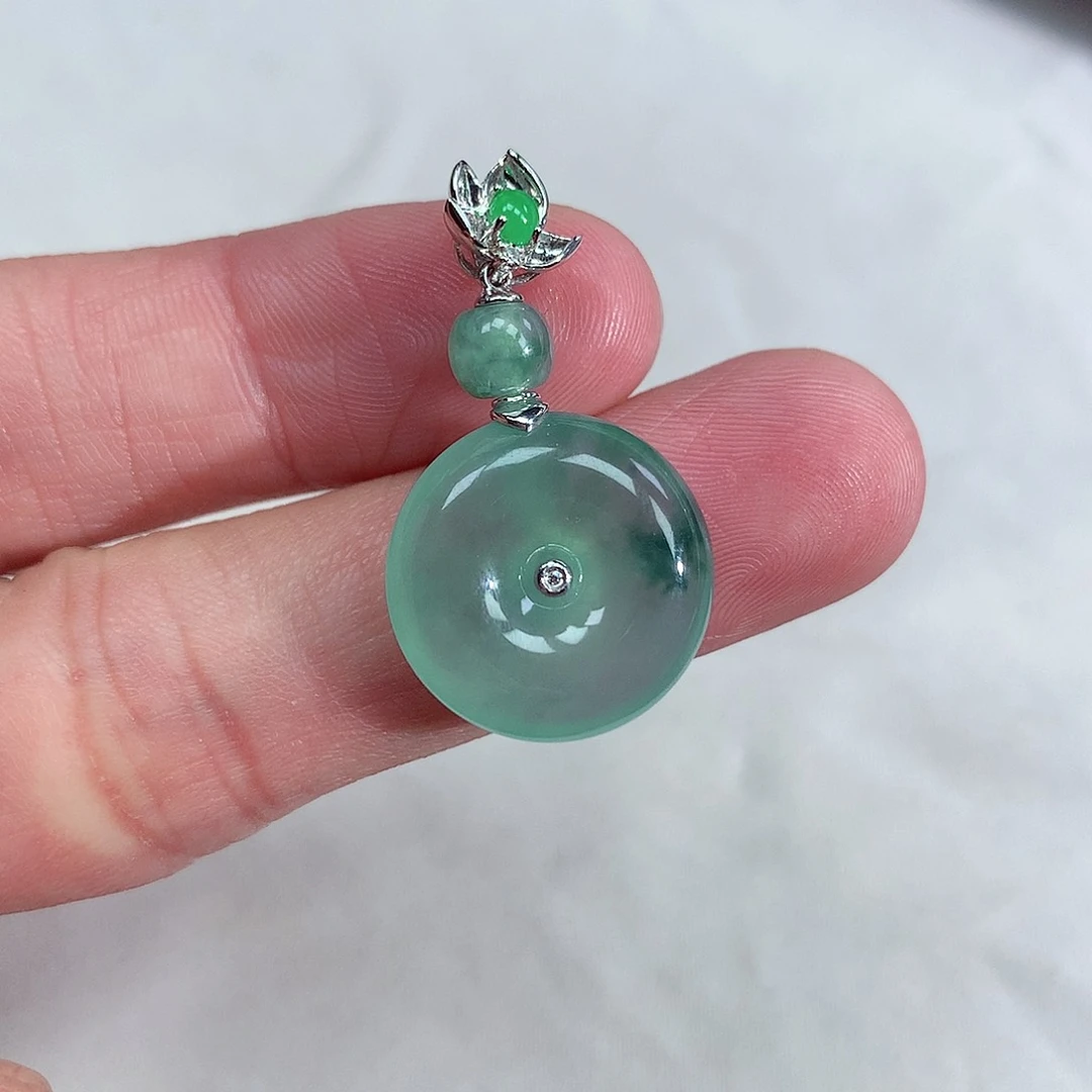 颈饰18K金镶嵌翡翠甜甜圈