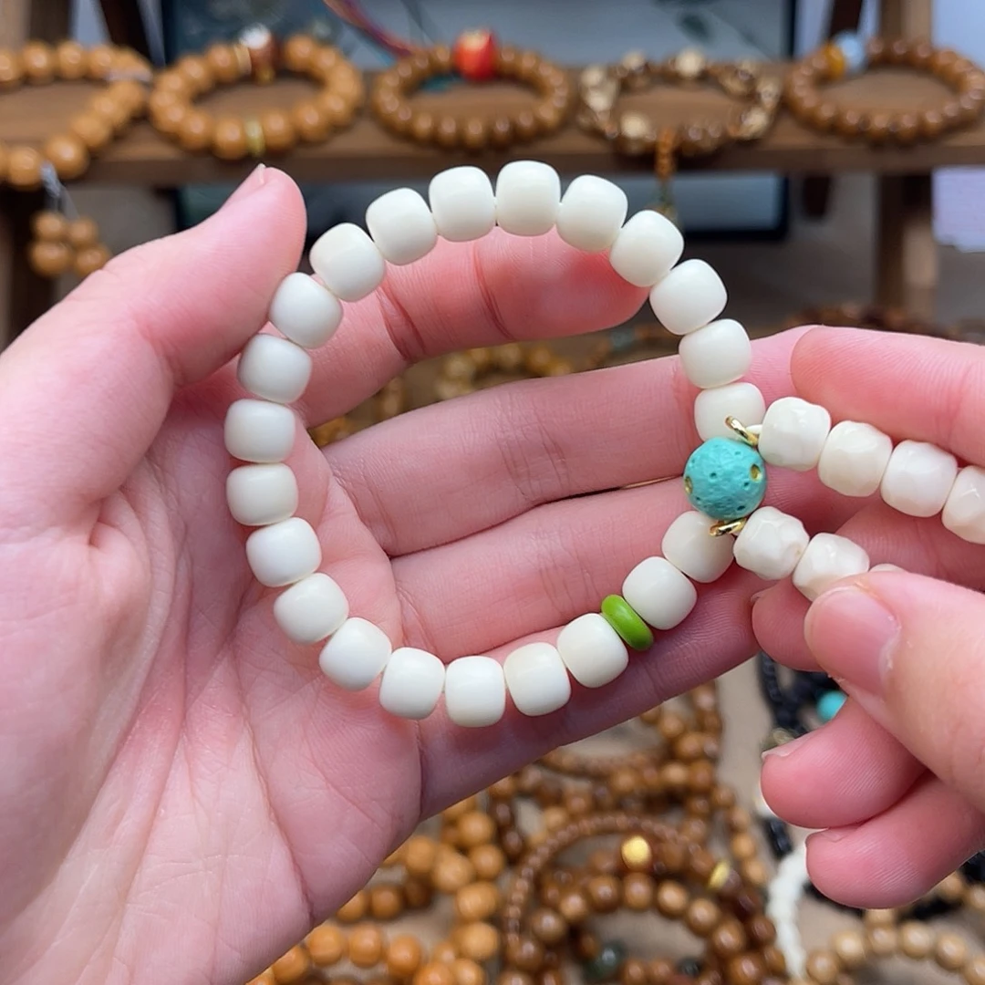 白玉菩提手串g*w搭配快乐星球