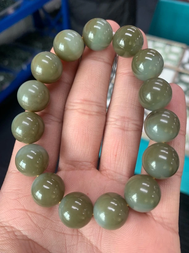 A114 纯天然新疆和田玉聚宝盆卡 14