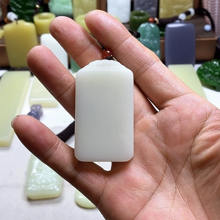 和田玉未镶嵌珠宝奇石