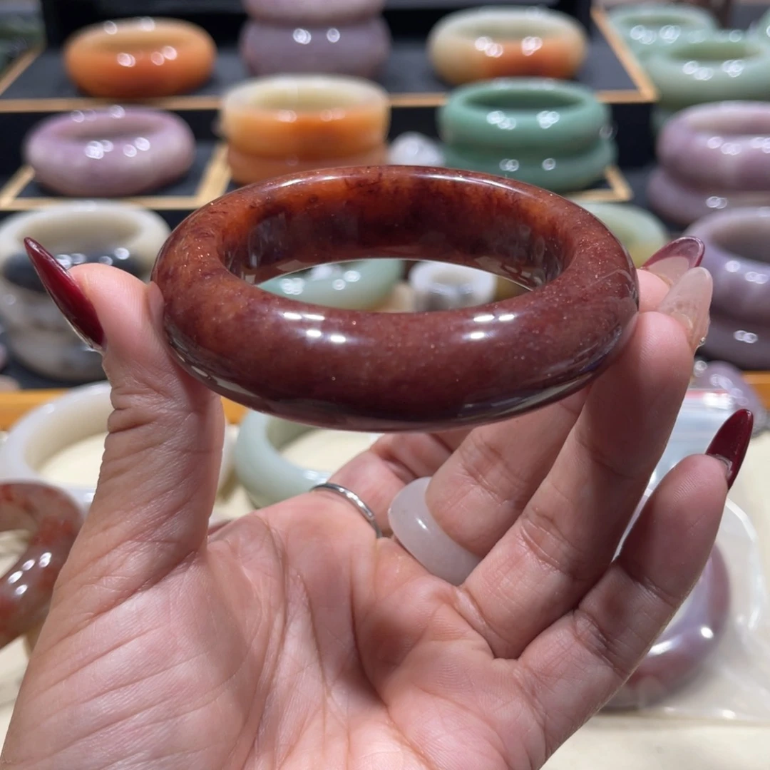 未镶嵌手镯石英岩玉