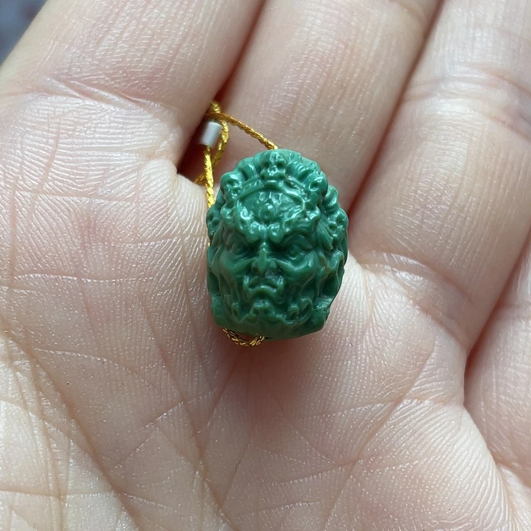 绿松石未镶嵌颈饰