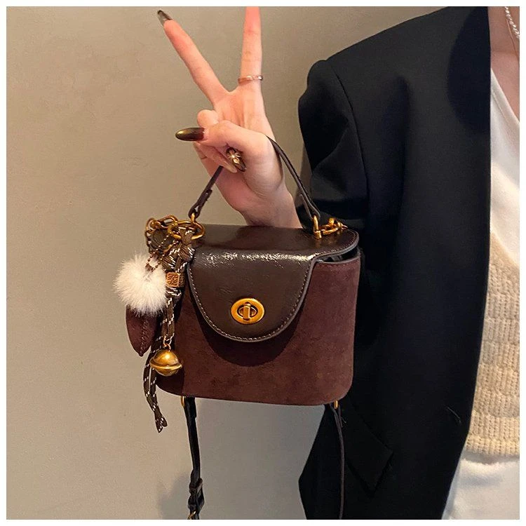 超火水桶包包女式2025新款高端大气轻奢小众高级质感小个子斜挎包