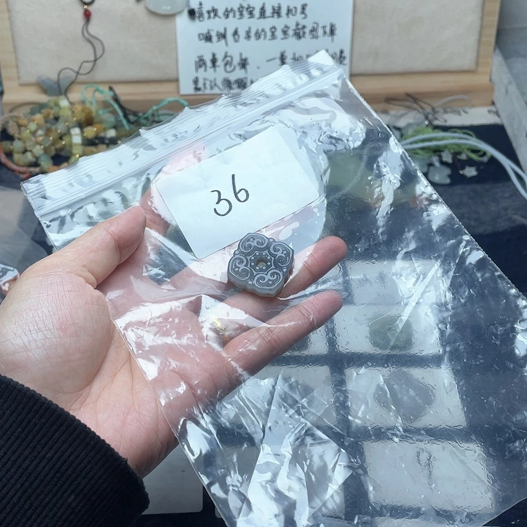 蛇纹石玉颈饰未镶嵌?*?