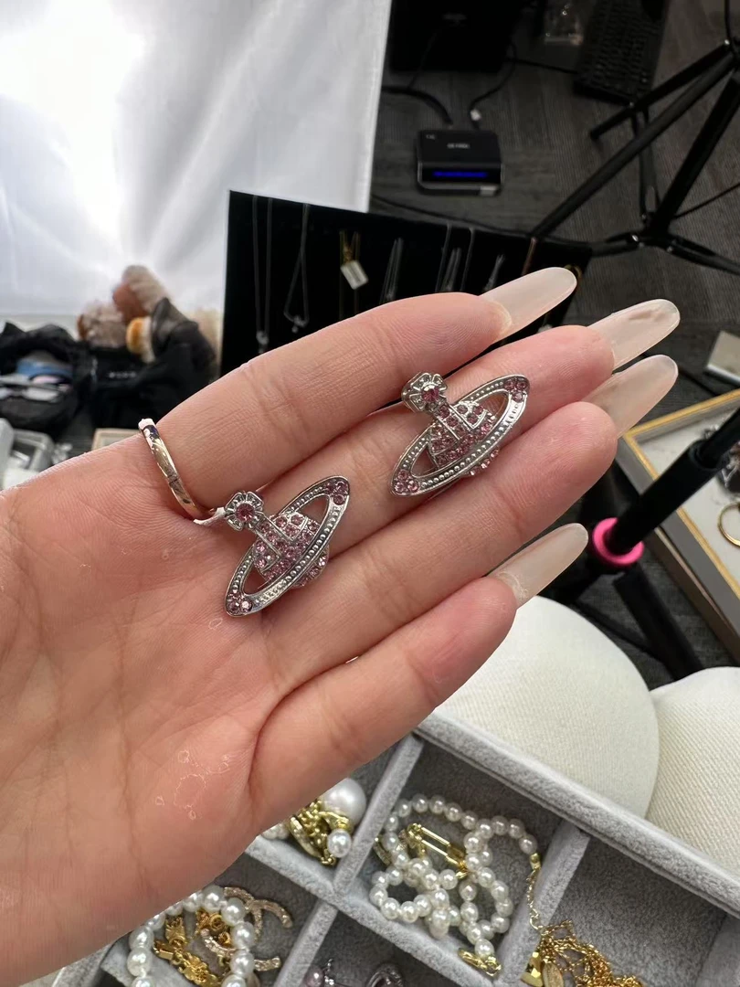 铜合金合成锆石耳饰 经典粉星球耳钉