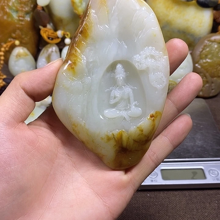 和田玉未镶嵌把件