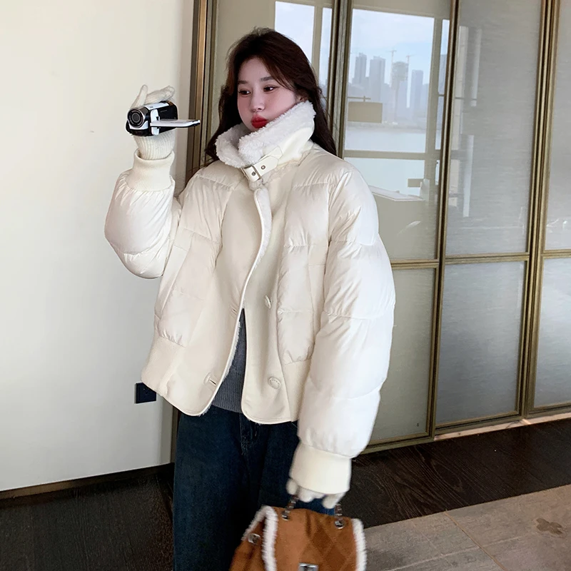 白色羊羔毛大翻领短款羽绒服女冬季款加厚保暖90白鸭绒面包服外套