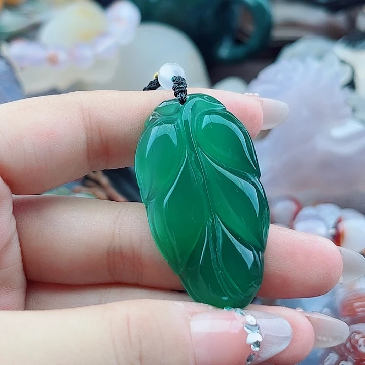 万***人玛瑙未镶嵌手饰吊坠