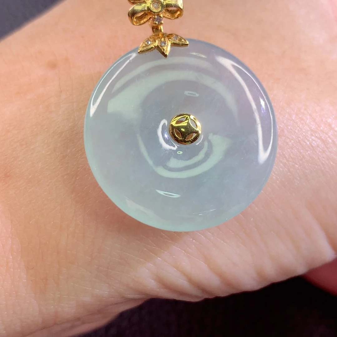 翡翠18K金镶嵌颈饰翡翠