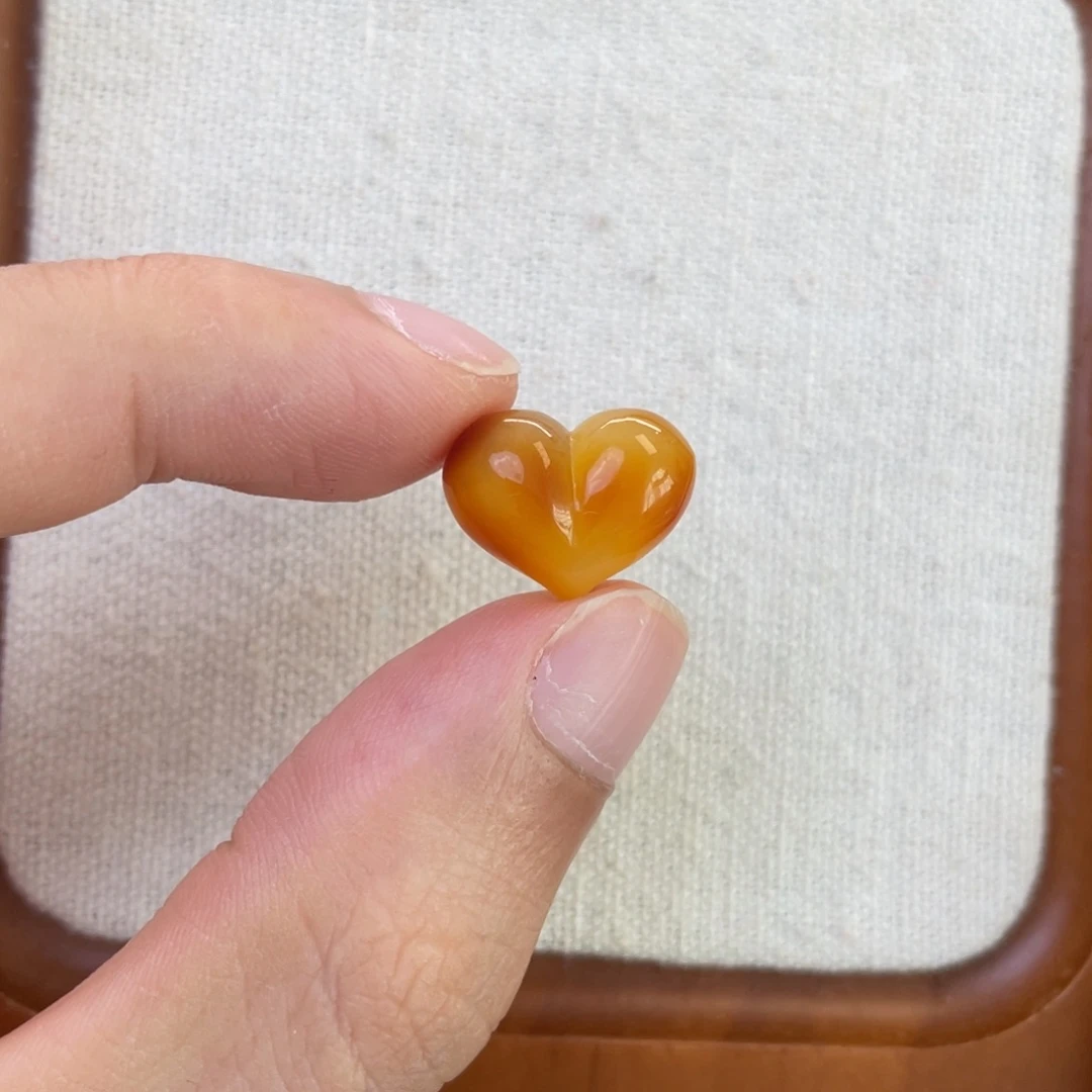 琥珀未镶嵌珠宝奇石屁桃