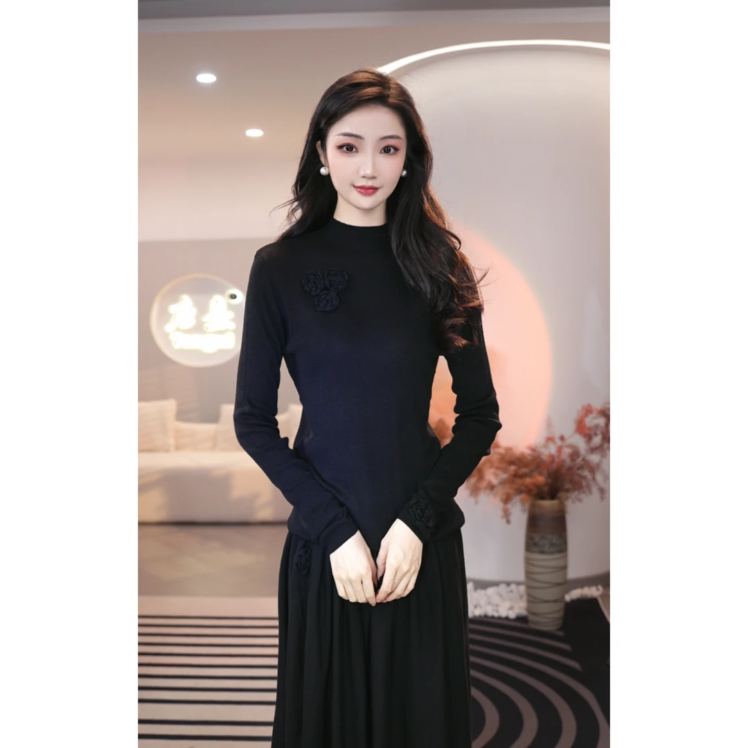 2025秋冬新款【8217】含绵羊毛极简风百搭花朵立领小众黑色针织衫女