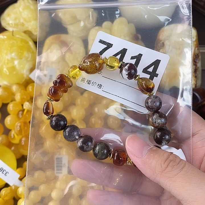 蜜蜡未镶嵌珠宝奇石