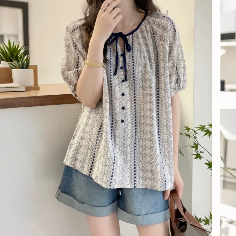 夏季女装新款圆领宽松泡泡袖短袖仿麻衬衫拼接碎花系带蝴蝶结上衣
