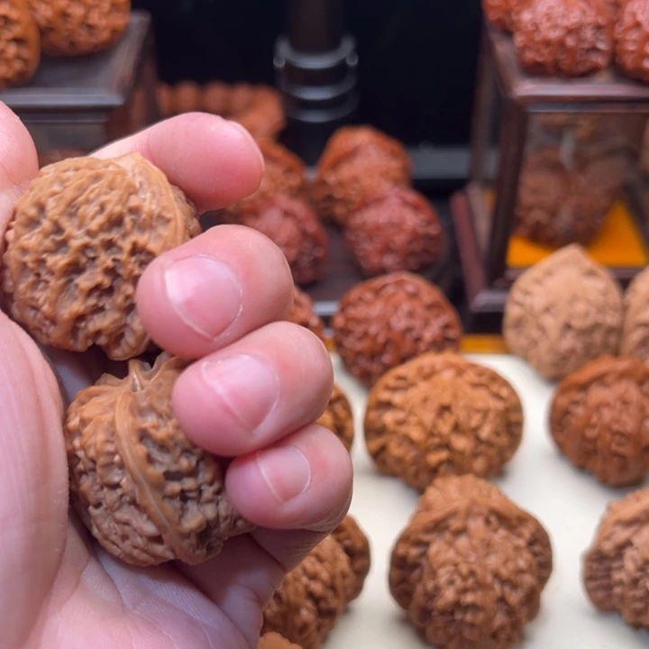 涂***爹吊坠桃核哥哥哥哥哥哥