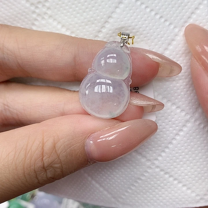颈饰18K金镶嵌翡翠
