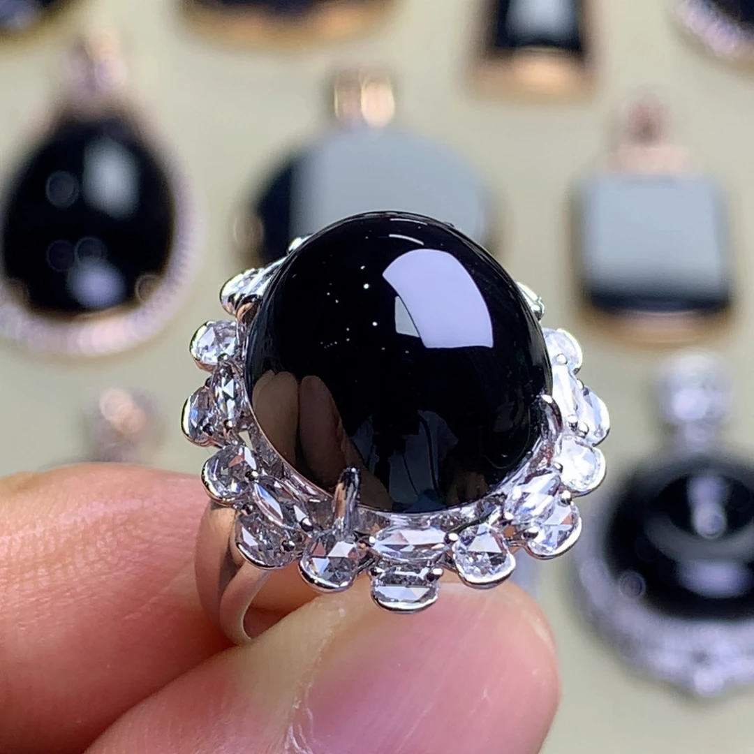 18K金镶嵌戒指翡翠墨翠戒指