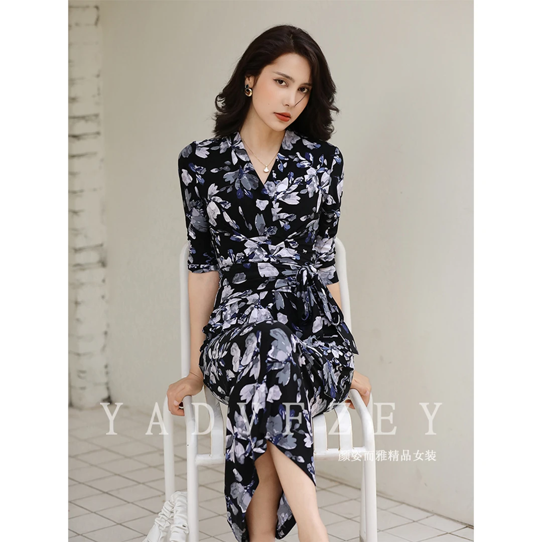 2025夏季新款裹身裙优雅法式气质蝴蝶印花交叉绑带收腰连衣裙长裙