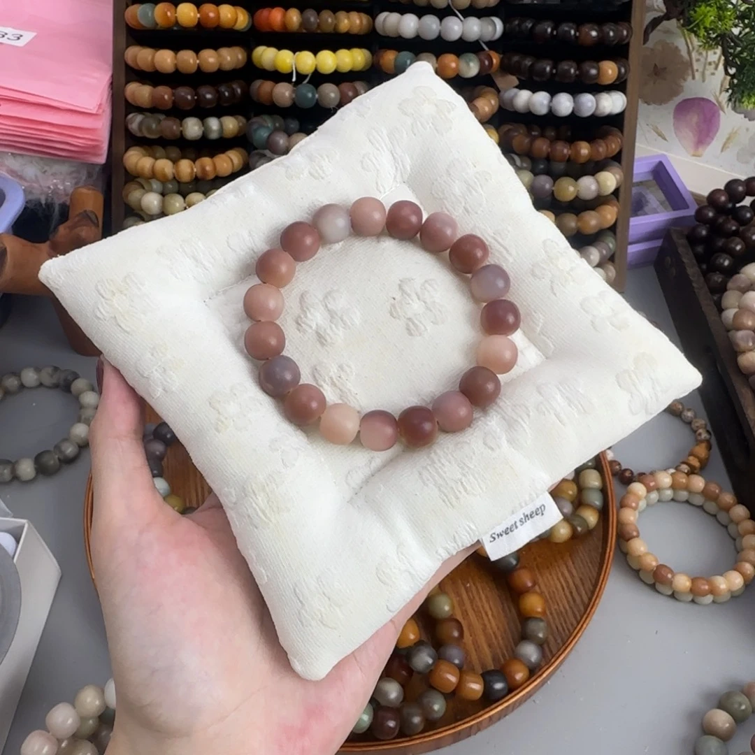 吊坠白玉菩提干磨 微醺葡萄